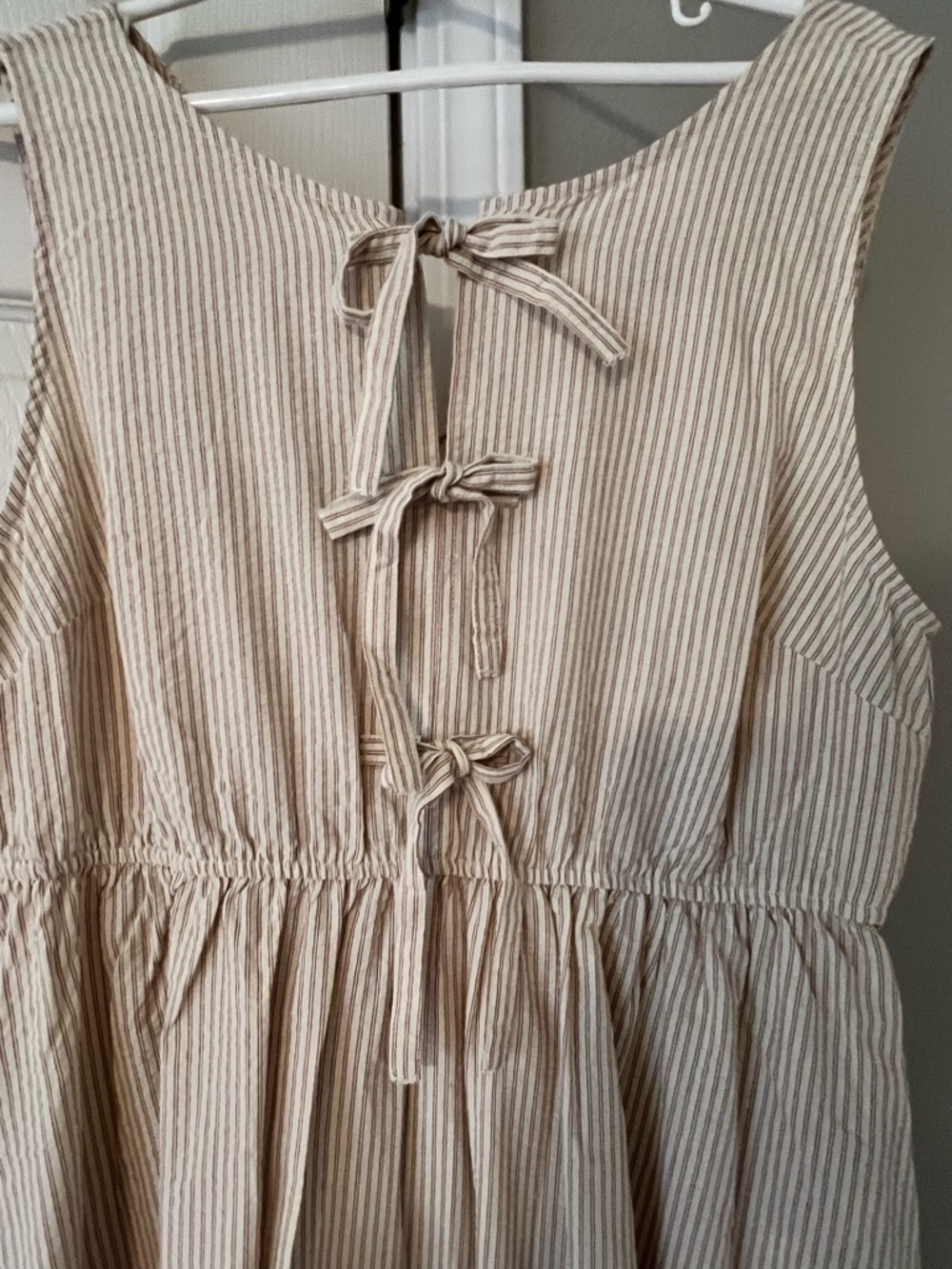New boutique dressStriped Tie-Back Cotton Dress in Beige and White